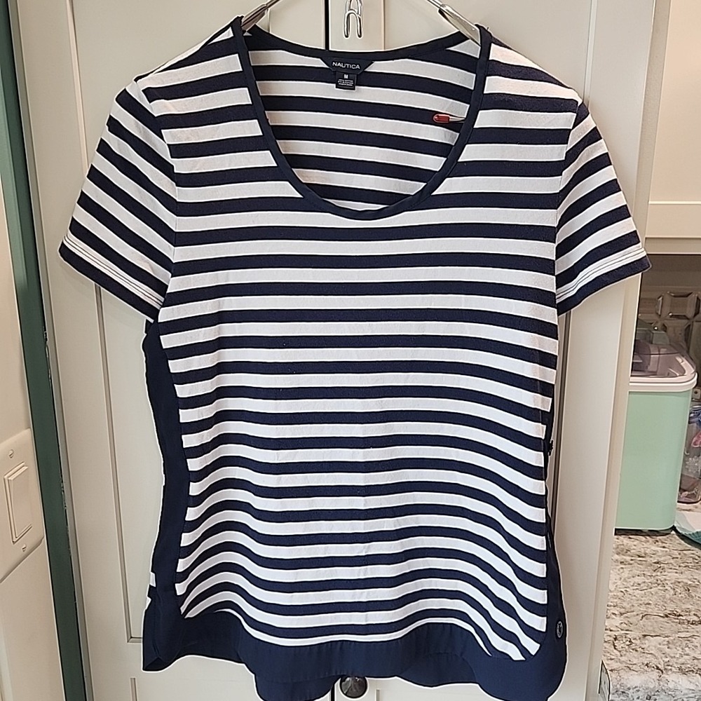 Nautica Cotton Short Sleeve Top‎ Rounded Sides Striped Blue/White Size M